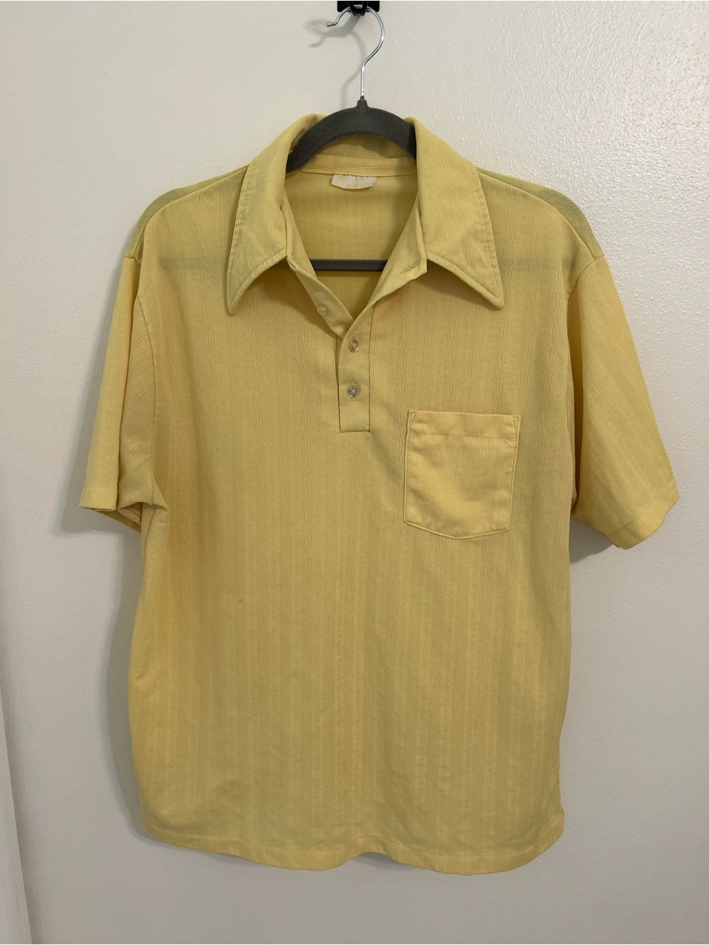 Vintage Men's Yellow Short-Sleeve Polo Shirt with Chest Pocket
